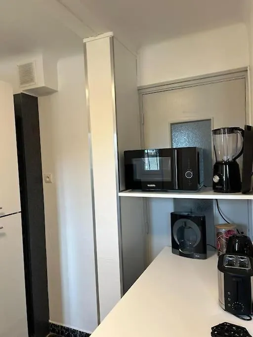 Appartement A Deux Pas Du Tram Avignon Francie