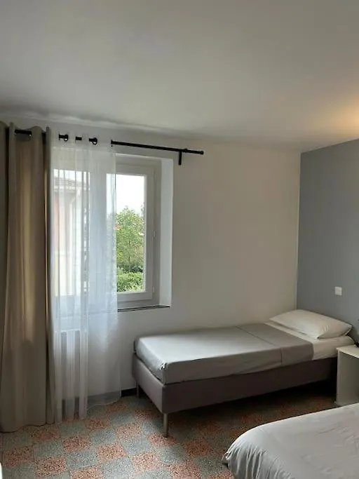 Appartement A Deux Pas Du Tram Avignon Francie
